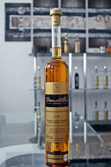 Donatella Whisky.